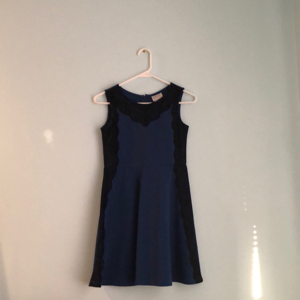 blue dress
